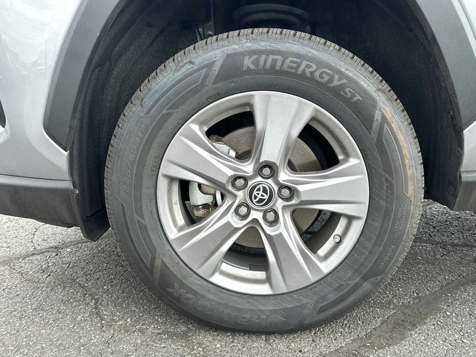 Thumbnail: 2023 Toyota RAV4 - 17