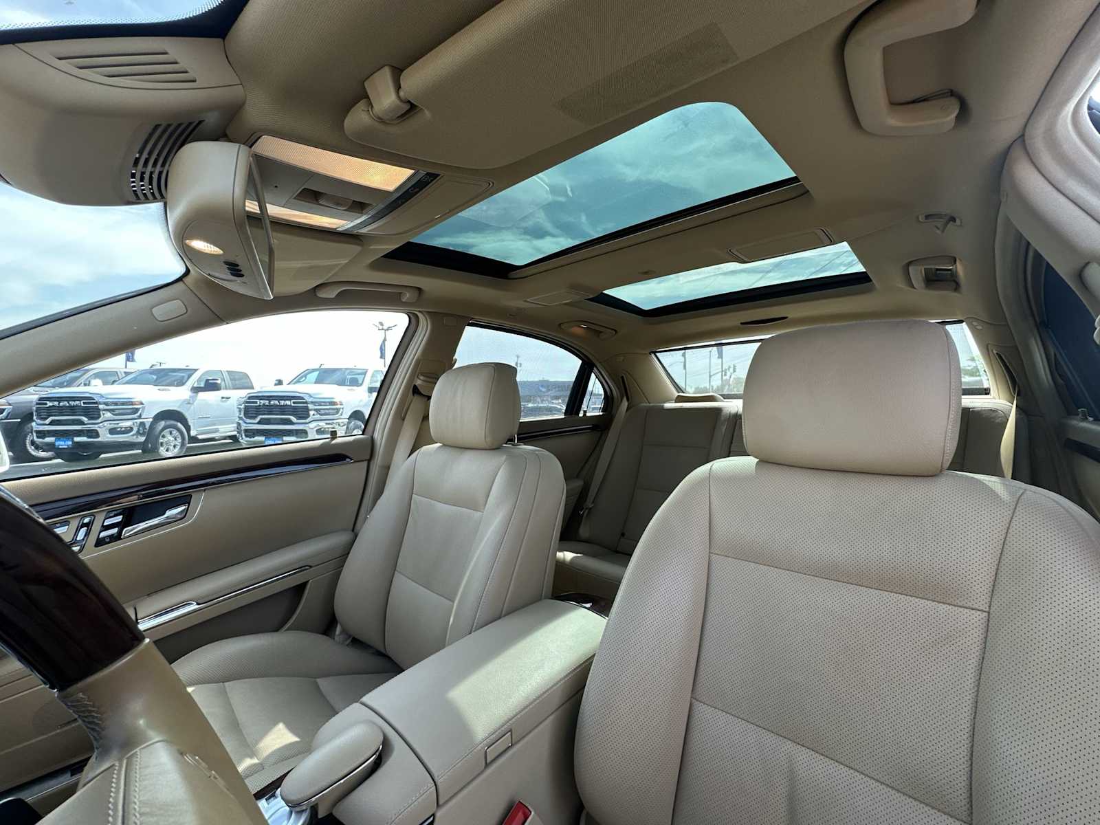 Thumbnail: 2012 Mercedes-Benz S-Class - 16