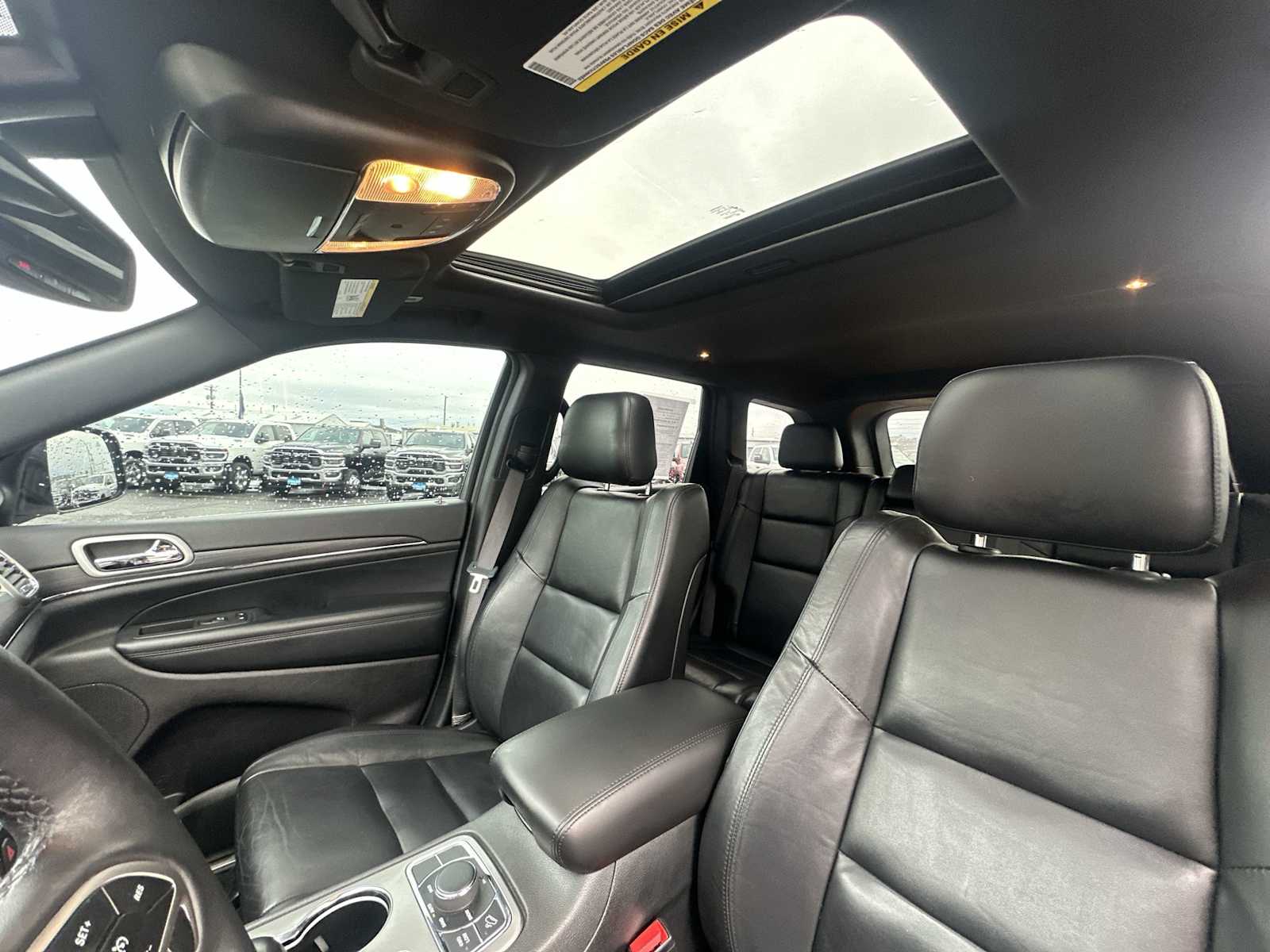 Thumbnail: 2022 Jeep Grand Cherokee - 16