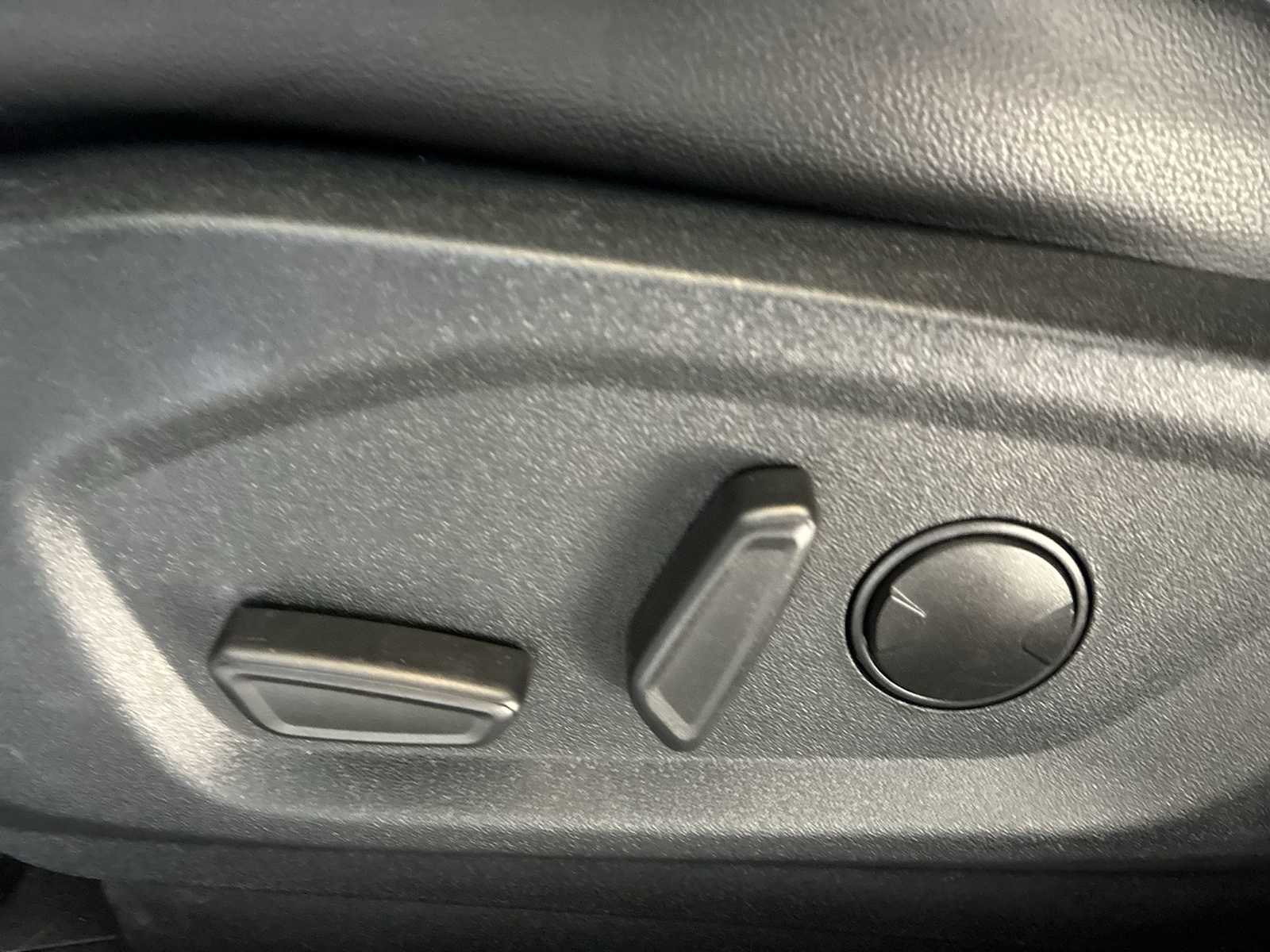 Thumbnail: 2021 Ford Edge - 14