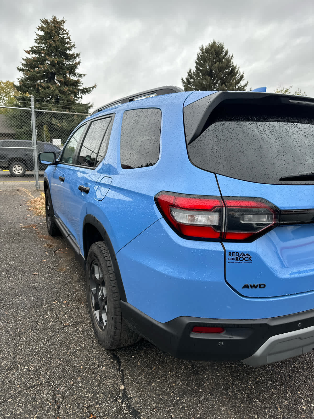 2024 Honda Pilot TrailSport photo 2
