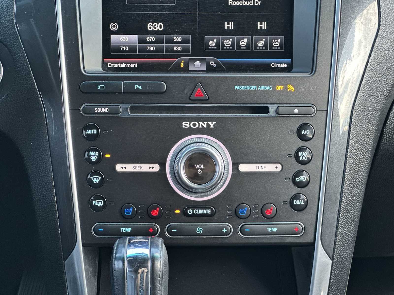 Thumbnail: 2016 Ford Explorer - 17