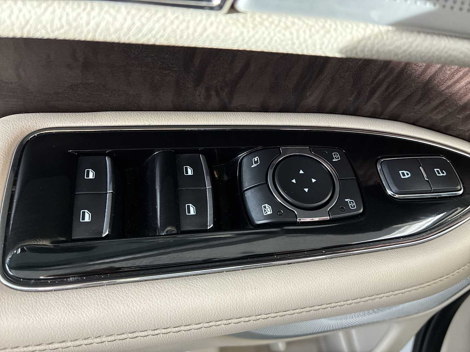 Thumbnail: 2019 Lincoln Navigator L - 15