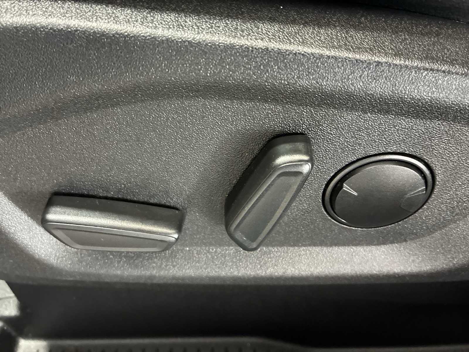 Thumbnail: 2023 Ford Edge - 14