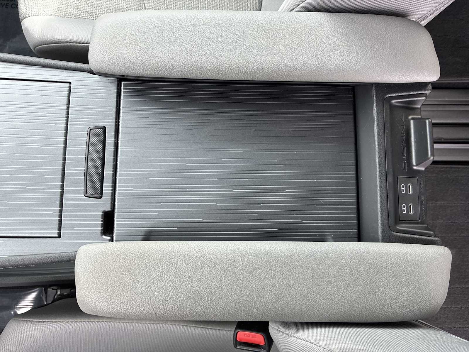 Thumbnail: 2025 Toyota Sienna - 22