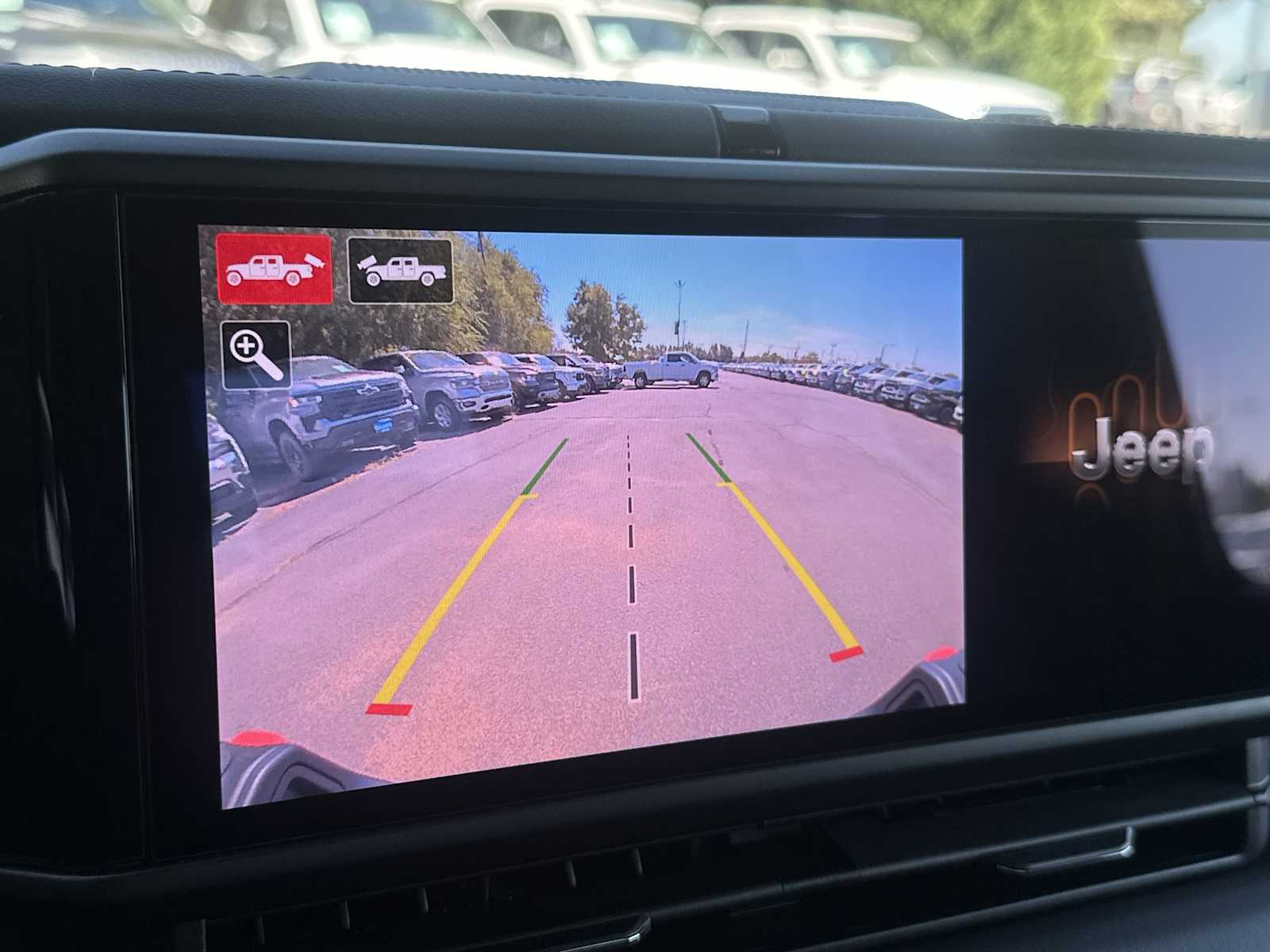 Thumbnail: 2025 Jeep Gladiator - 22