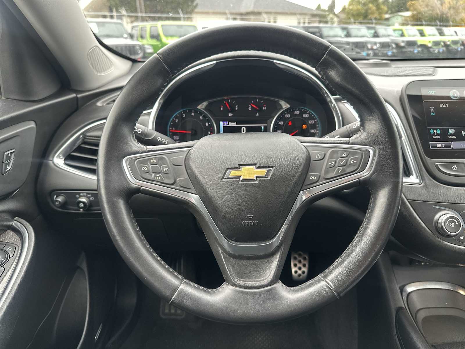 Thumbnail: 2016 Chevrolet Malibu - 11