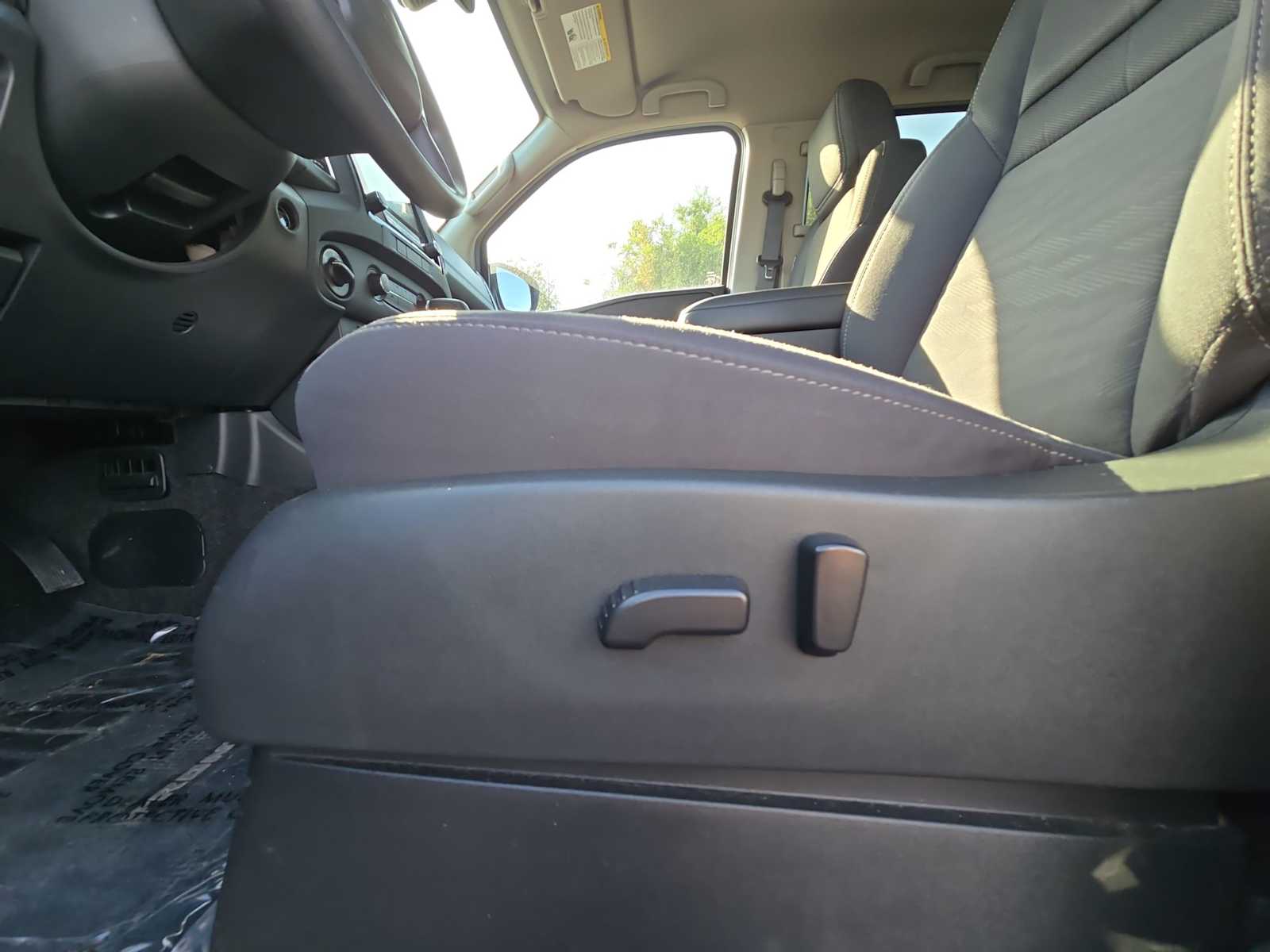 Thumbnail: 2023 Nissan Frontier - 14