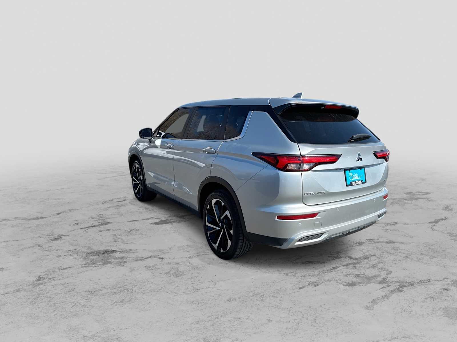 Thumbnail: 2022 Mitsubishi Outlander - 6