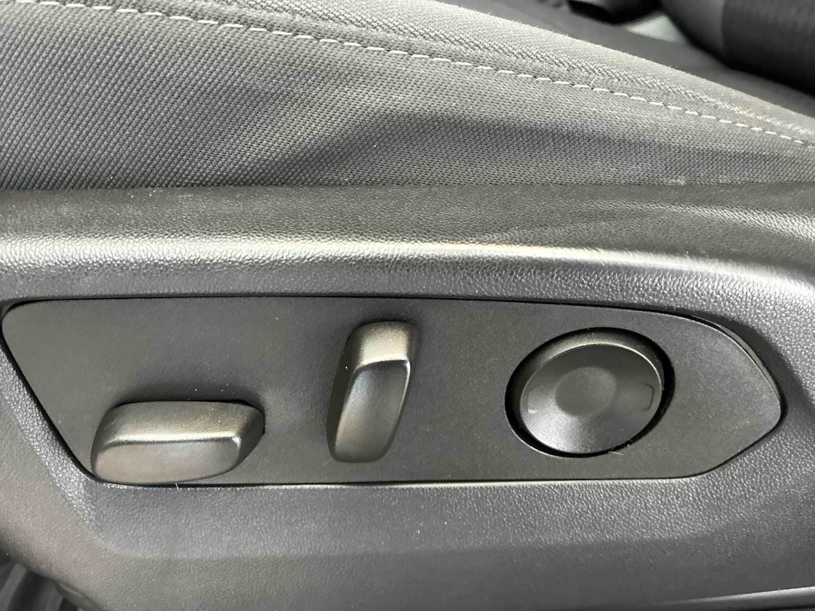 Thumbnail: 2022 Chevrolet Silverado 1500 - 14