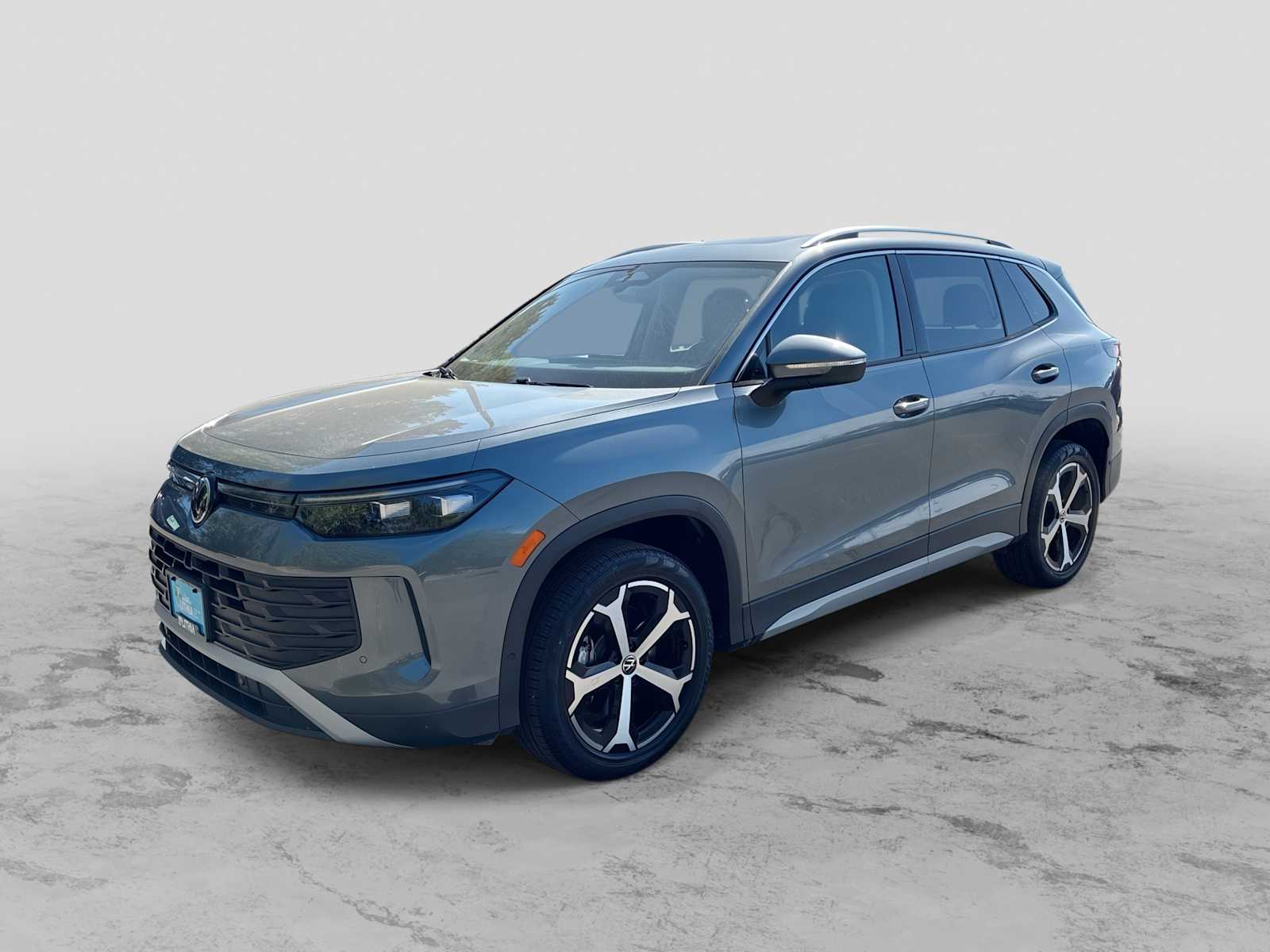 2025 Volkswagen Tiguan 2.0T SE 4Motion's photo