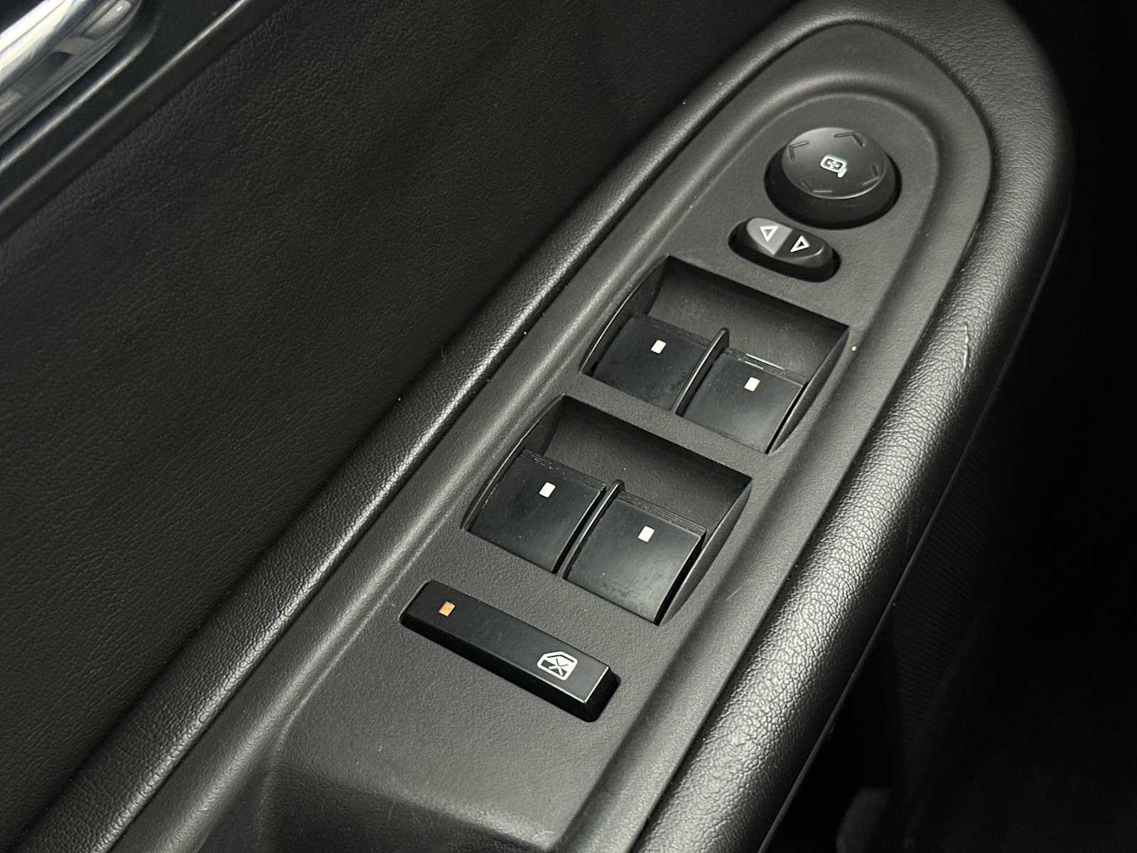 Thumbnail: 2014 Chevrolet Traverse - 15