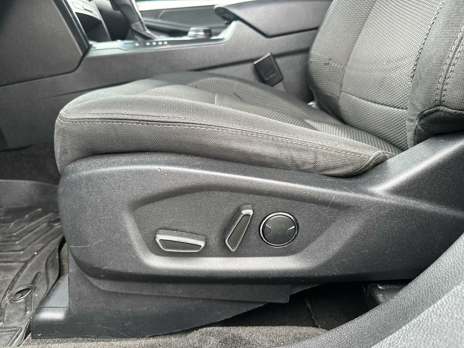 Thumbnail: 2016 Ford Explorer - 14