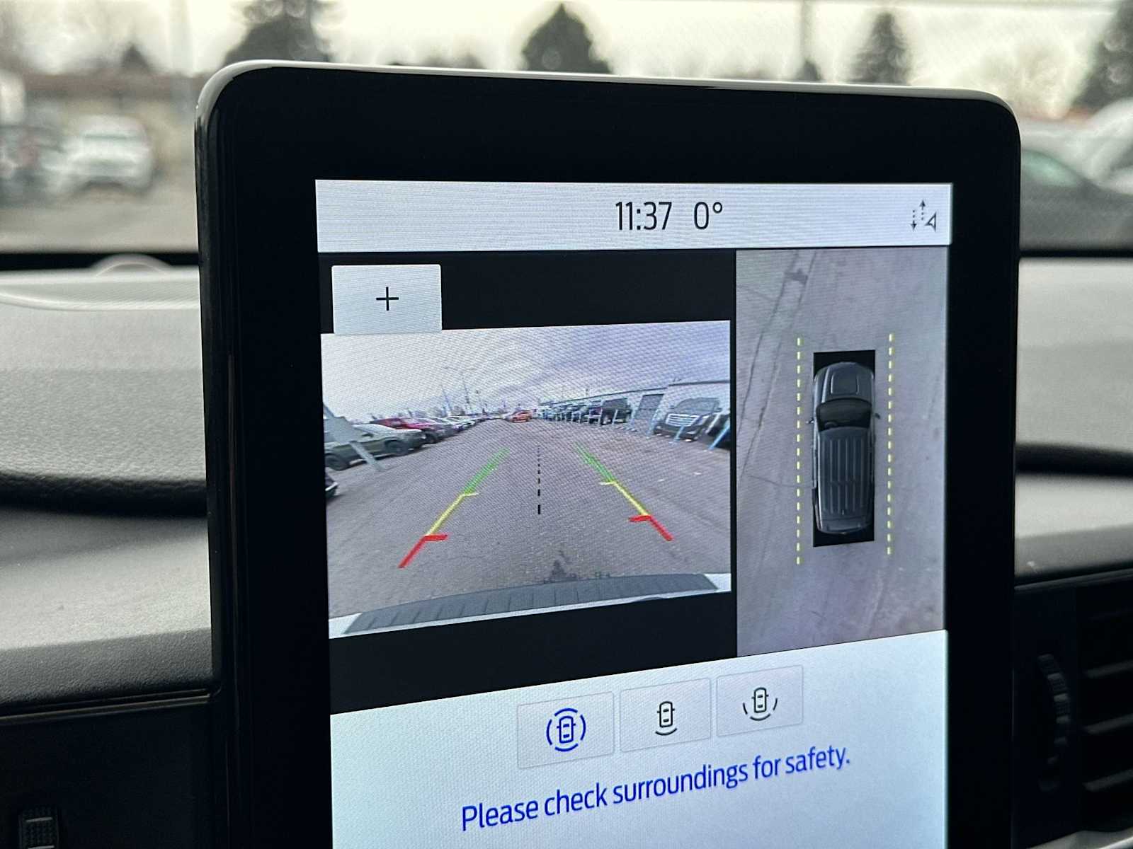 Thumbnail: 2021 Ford Explorer - 23