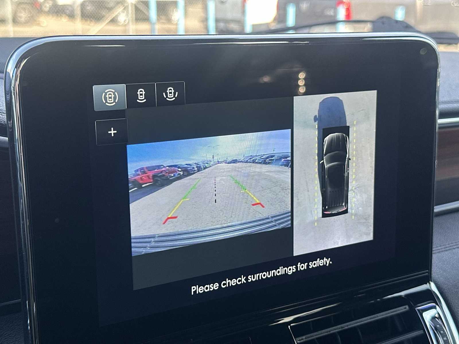 Thumbnail: 2021 Lincoln Navigator - 23