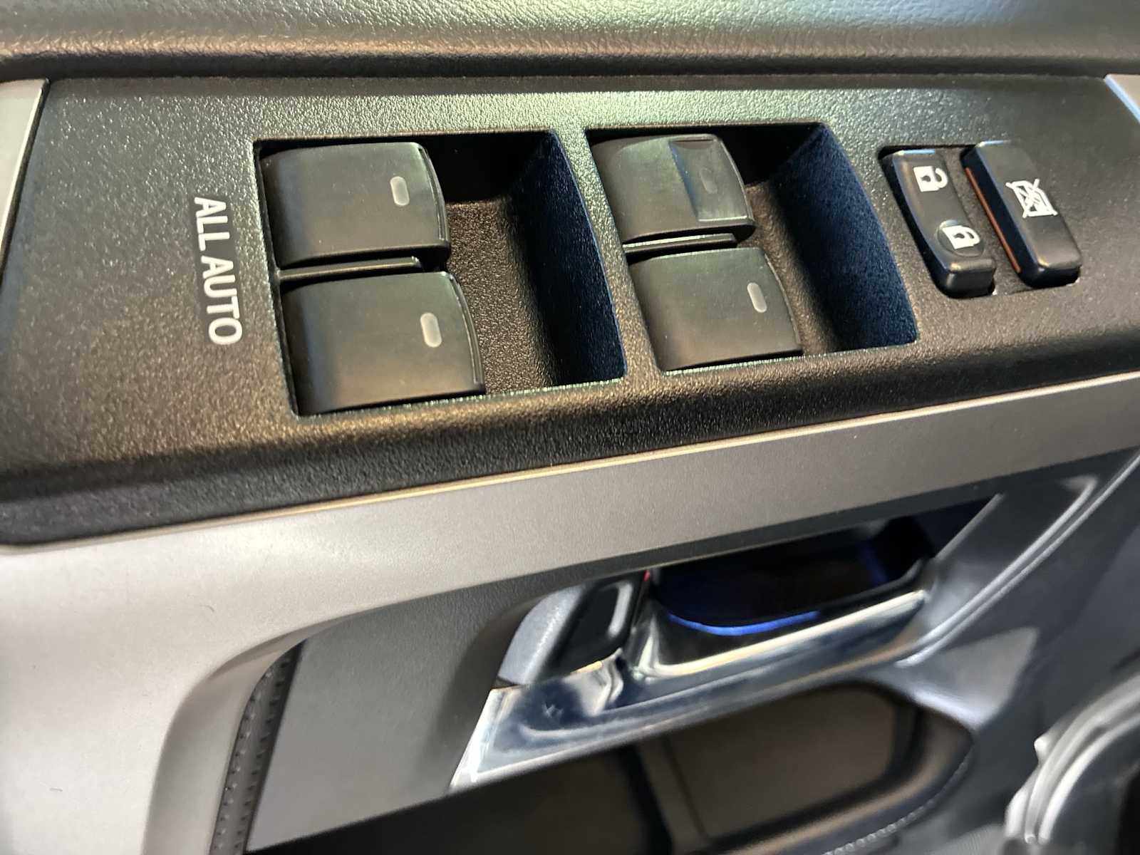 Thumbnail: 2019 Toyota 4Runner - 15