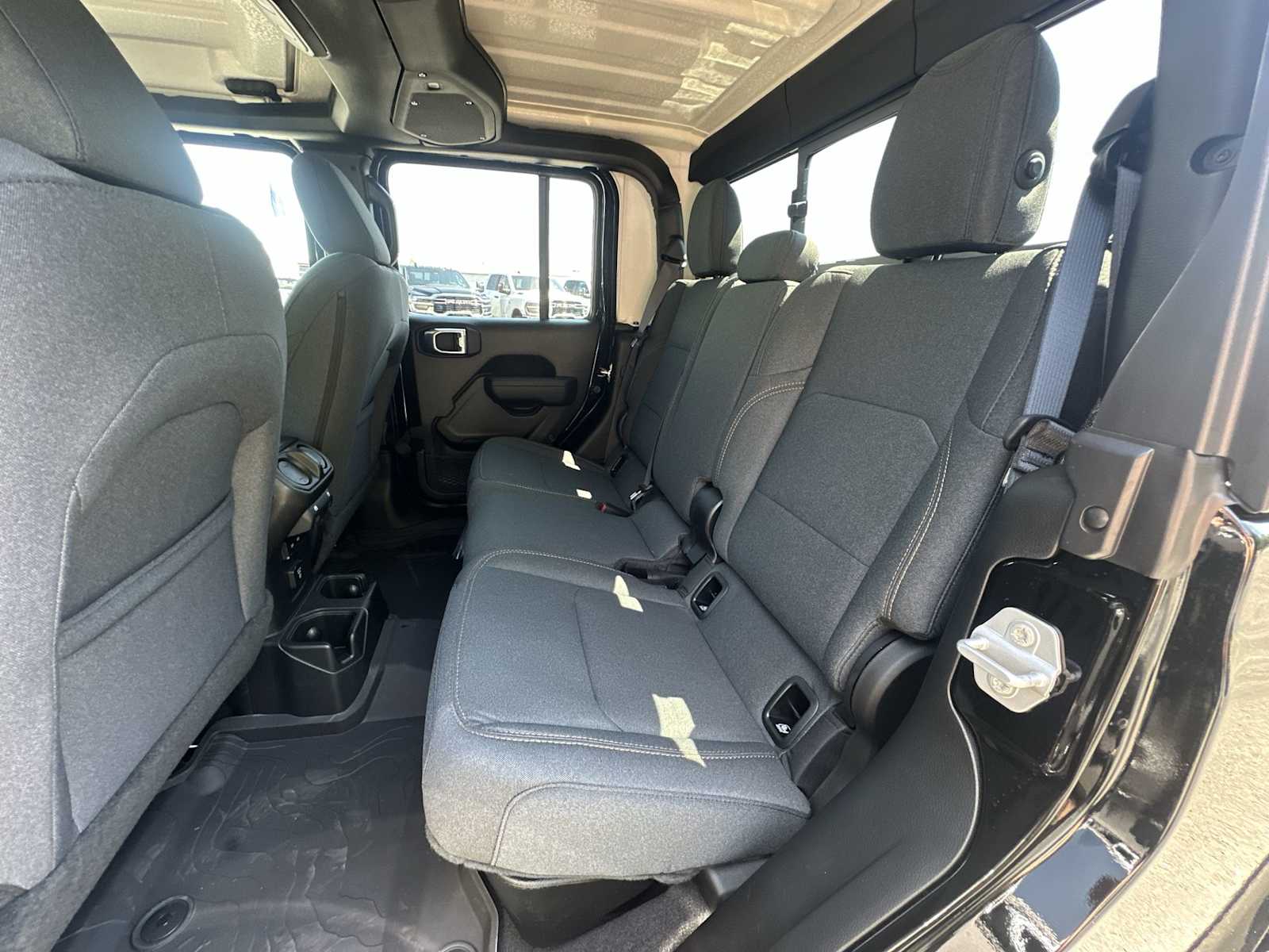 Thumbnail: 2025 Jeep Gladiator - 23