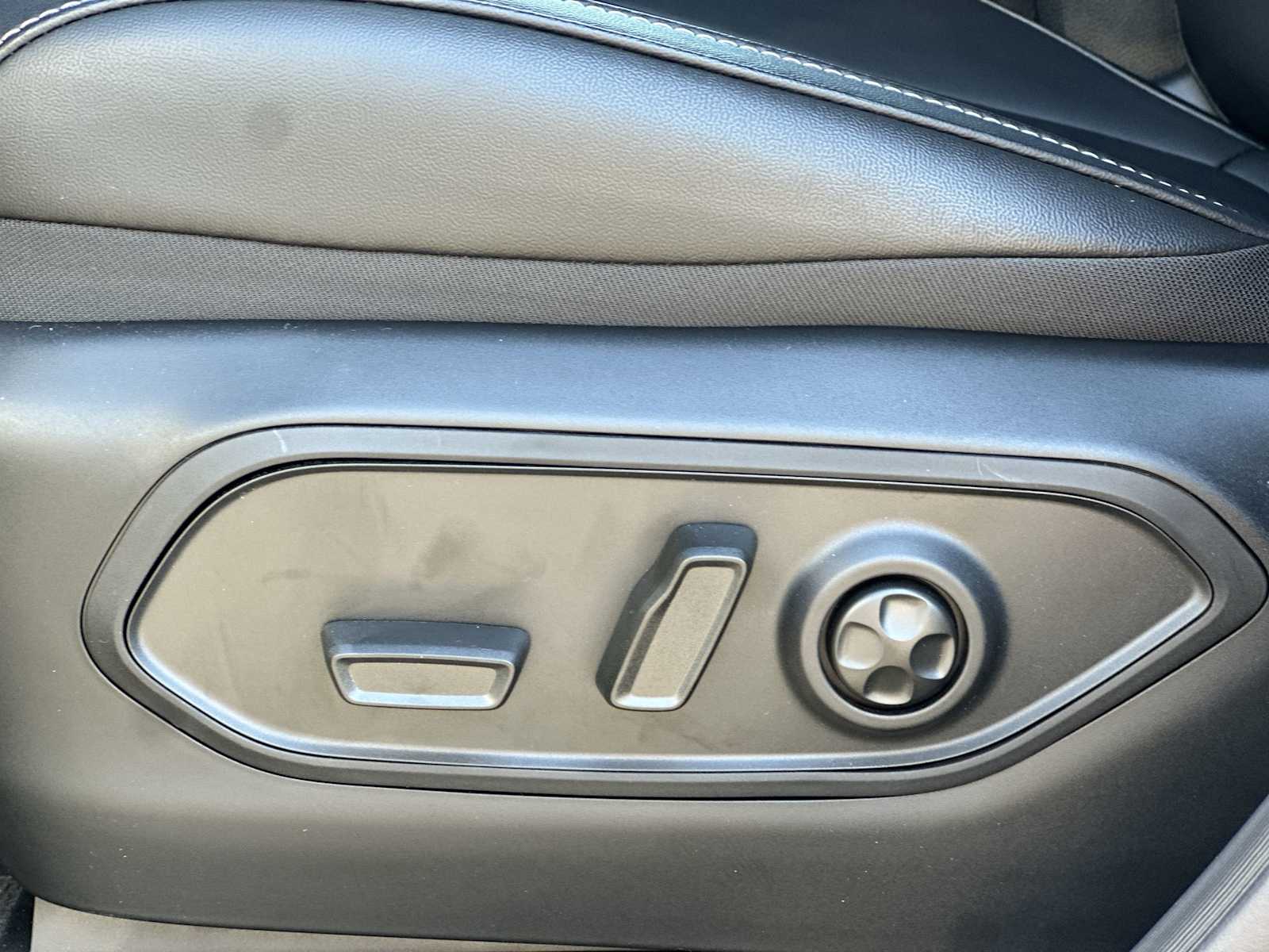 Thumbnail: 2025 Jeep Grand Cherokee - 14