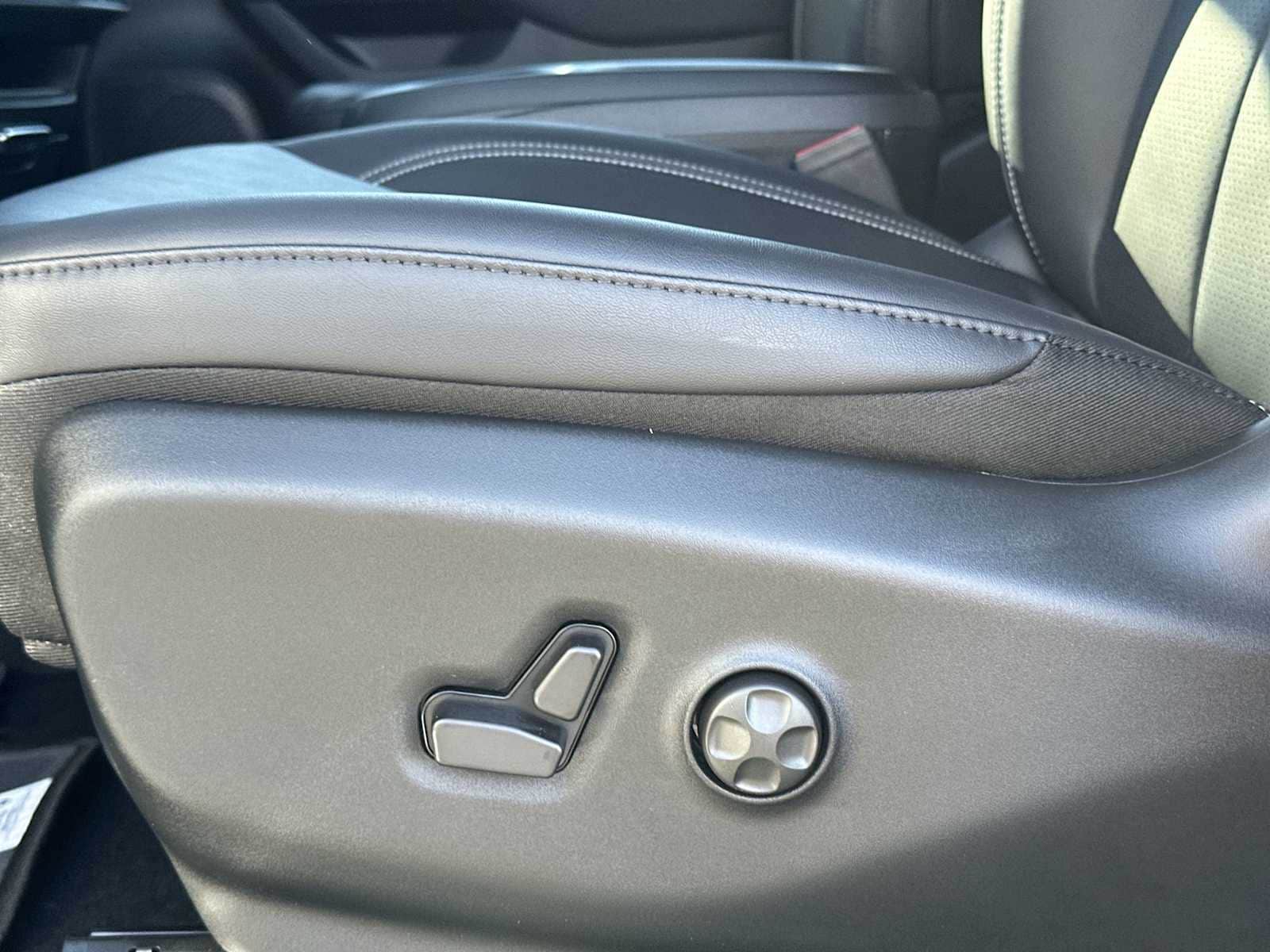 Thumbnail: 2026 Chrysler Voyager - 14