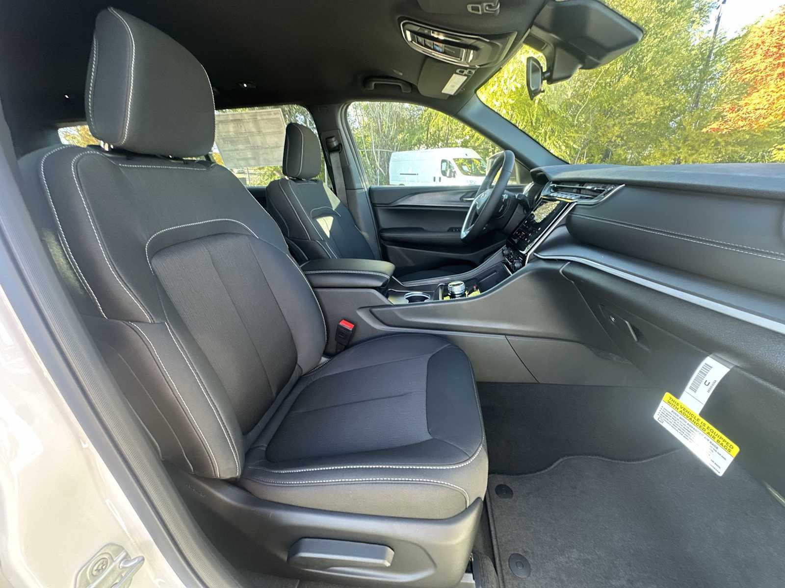 Thumbnail: 2025 Jeep Grand Cherokee - 24