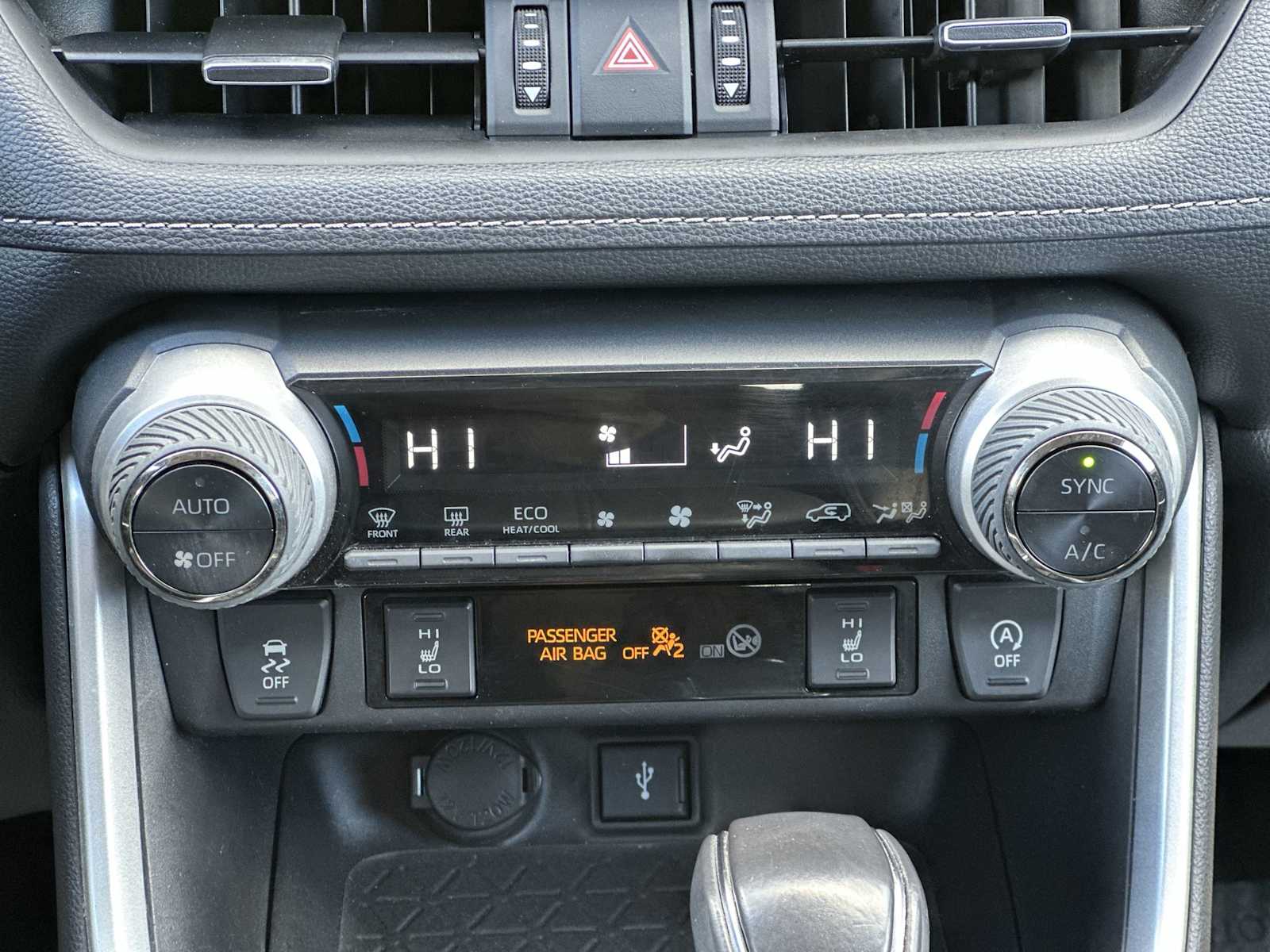 Thumbnail: 2022 Toyota RAV4 - 17