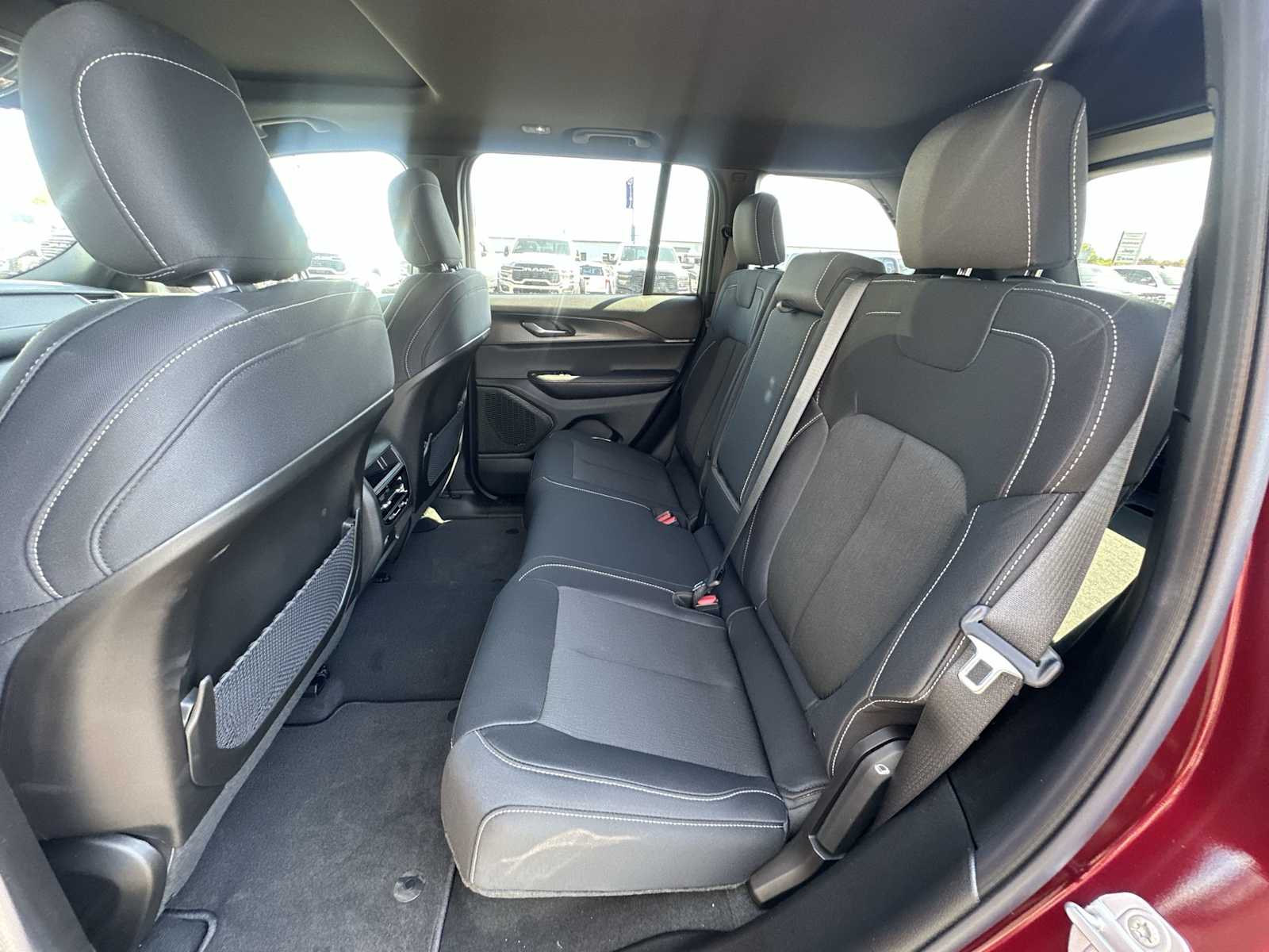 Thumbnail: 2025 Jeep Grand Cherokee - 23