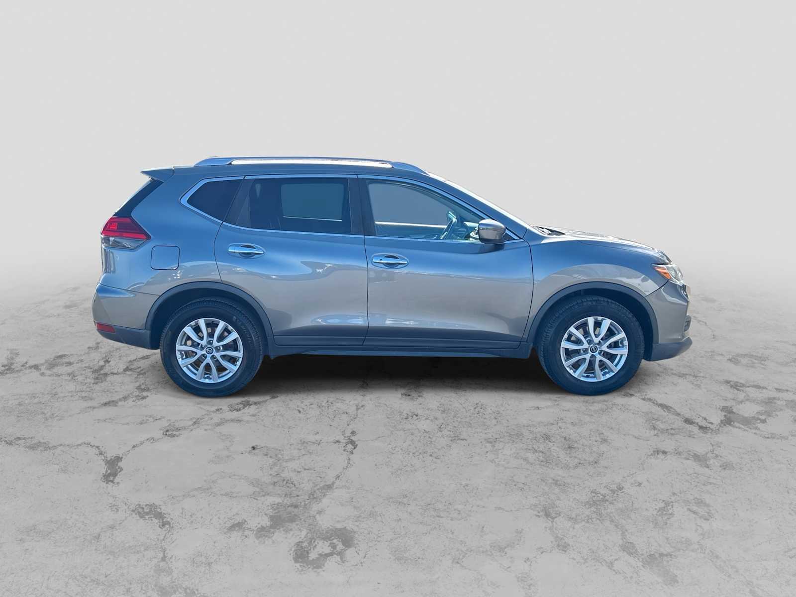 Thumbnail: 2017 Nissan Rogue - 9