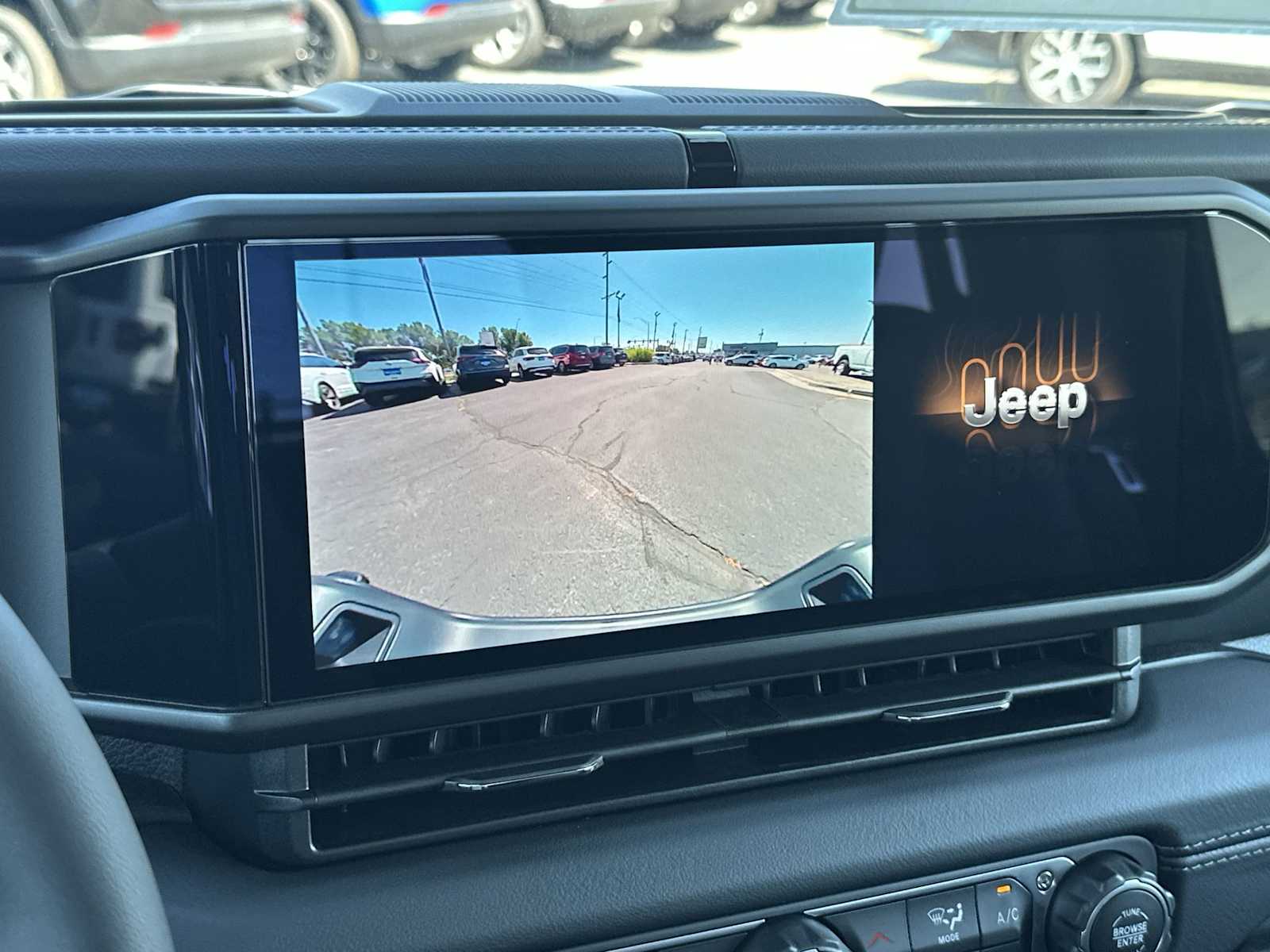 Thumbnail: 2025 Jeep Gladiator - 22