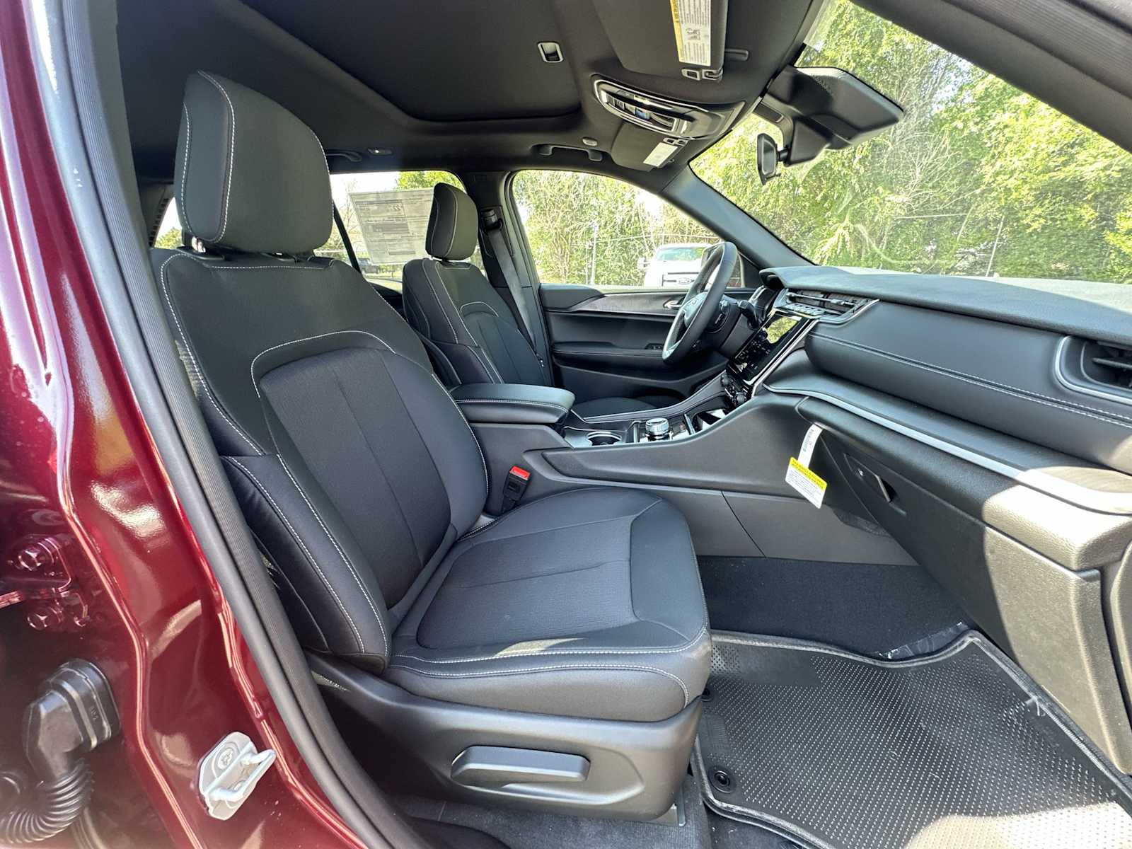 Thumbnail: 2025 Jeep Grand Cherokee - 24