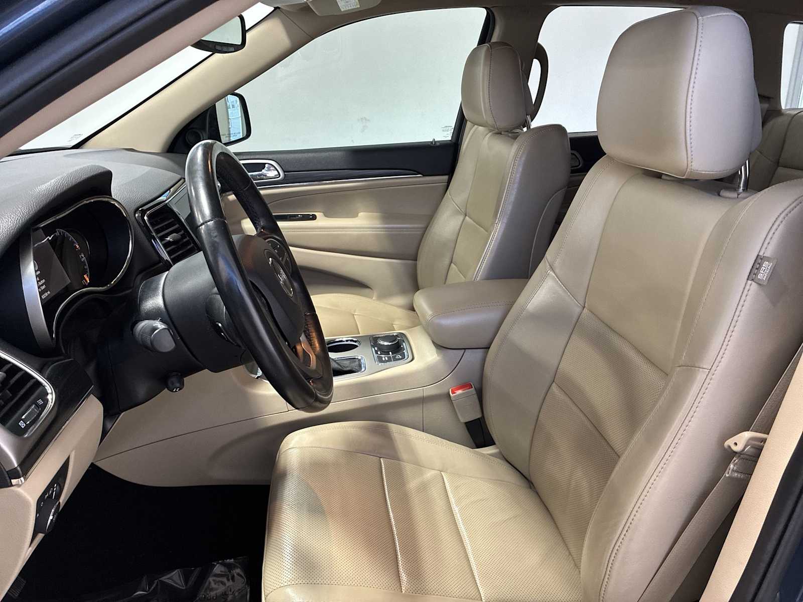 Thumbnail: 2019 Jeep Grand Cherokee - 13