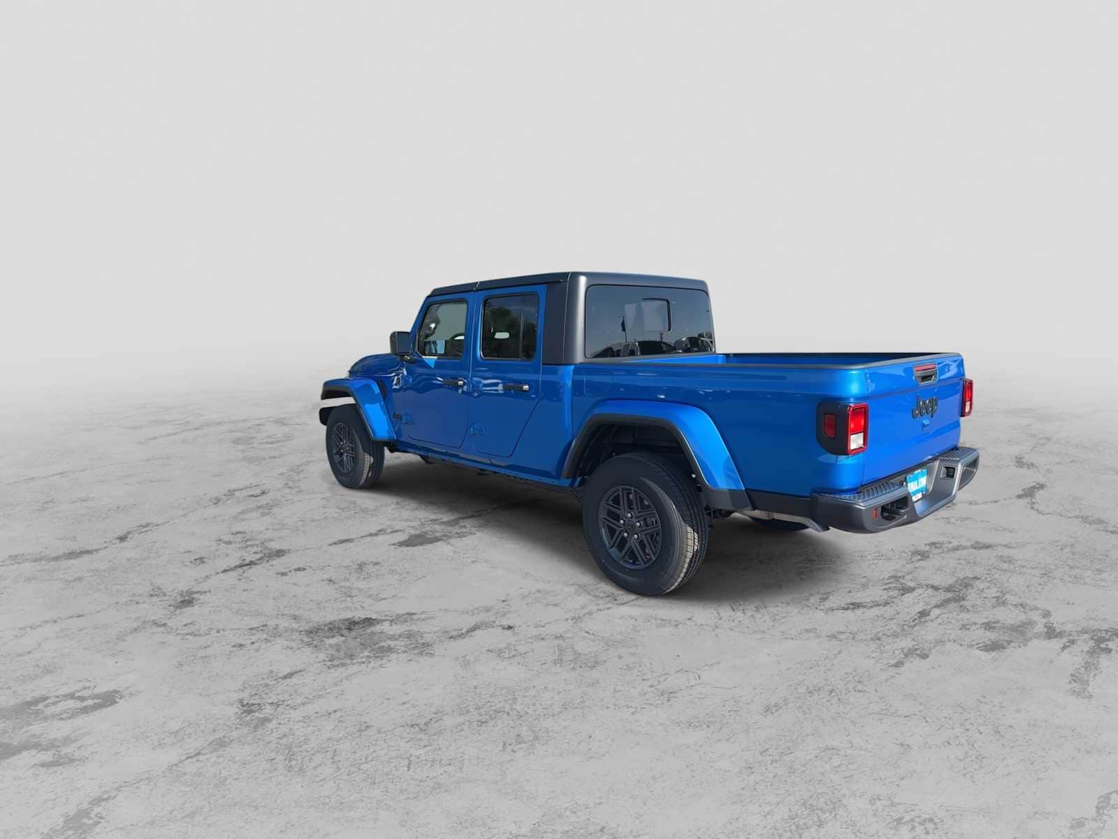 Thumbnail: 2025 Jeep Gladiator - 6