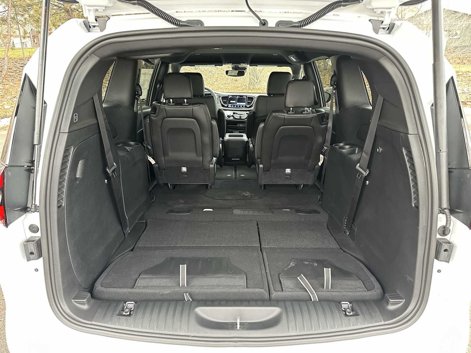 Thumbnail: 2026 Chrysler Pacifica - 18