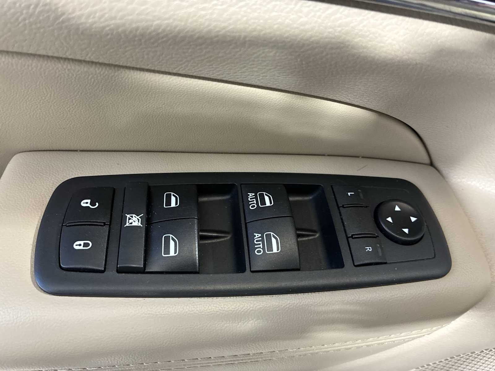 Thumbnail: 2019 Jeep Grand Cherokee - 15