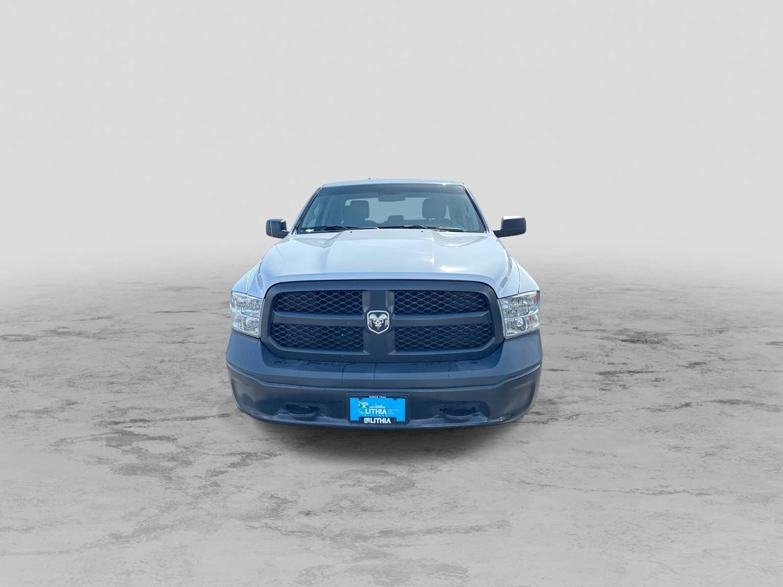 Thumbnail: 2019 RAM 1500 Classic - 3