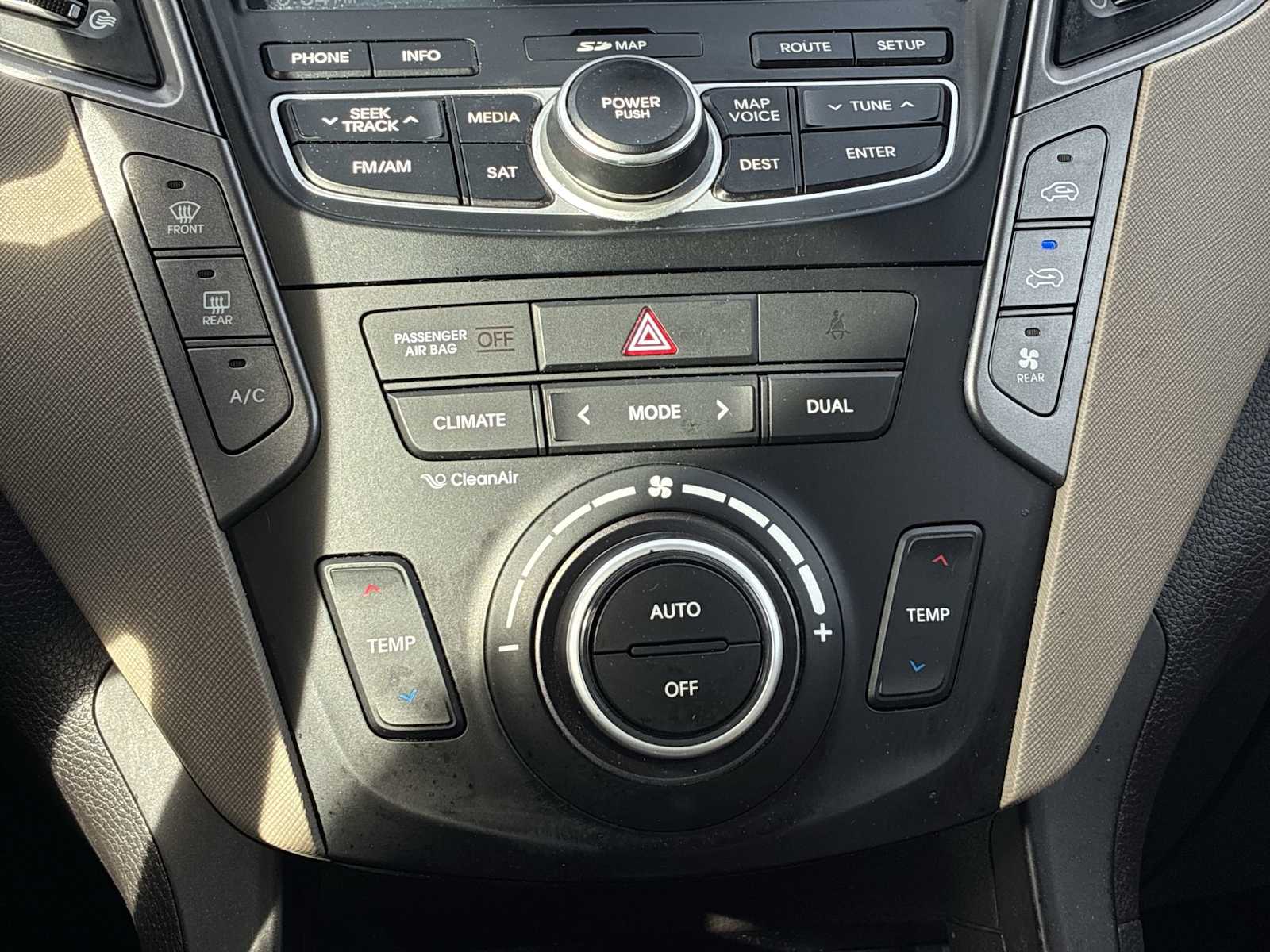 Thumbnail: 2016 Hyundai Santa Fe - 17