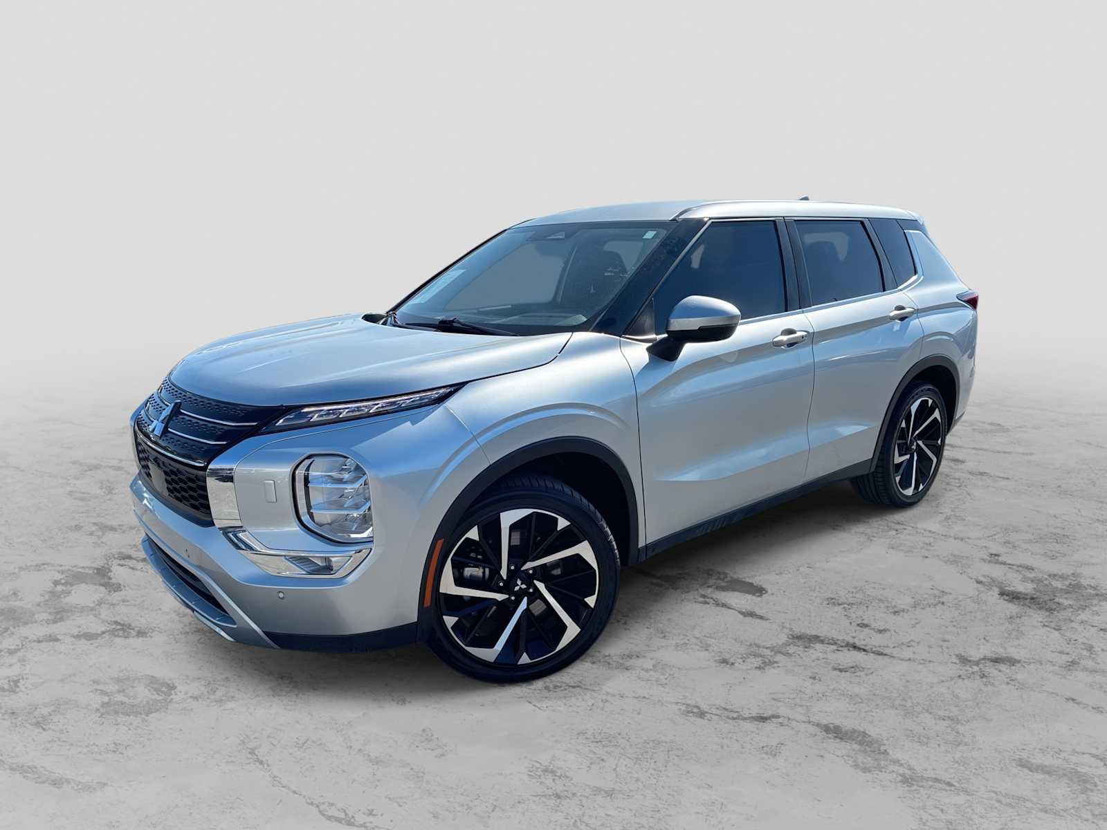Thumbnail: 2022 Mitsubishi Outlander - 1