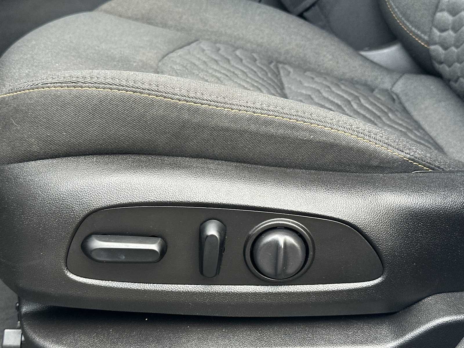 Thumbnail: 2019 Chevrolet Equinox - 14