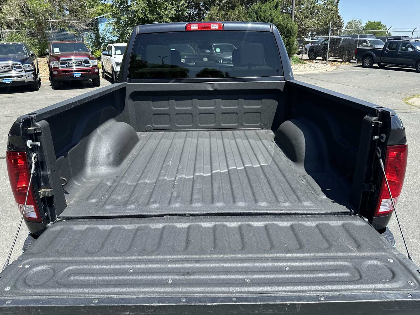 Thumbnail: 2019 RAM 1500 Classic - 19