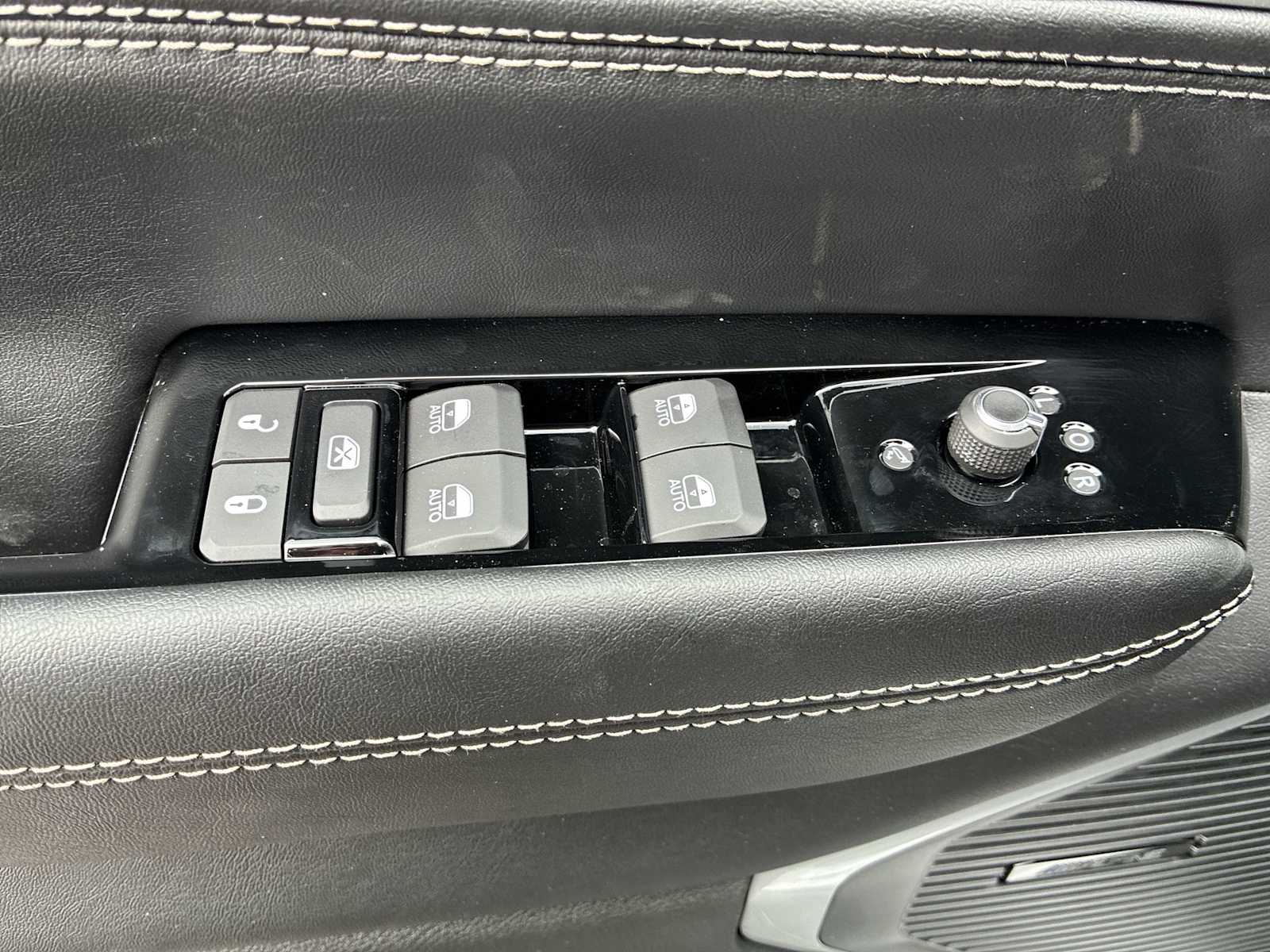 Thumbnail: 2026 Jeep Grand Wagoneer L - 15