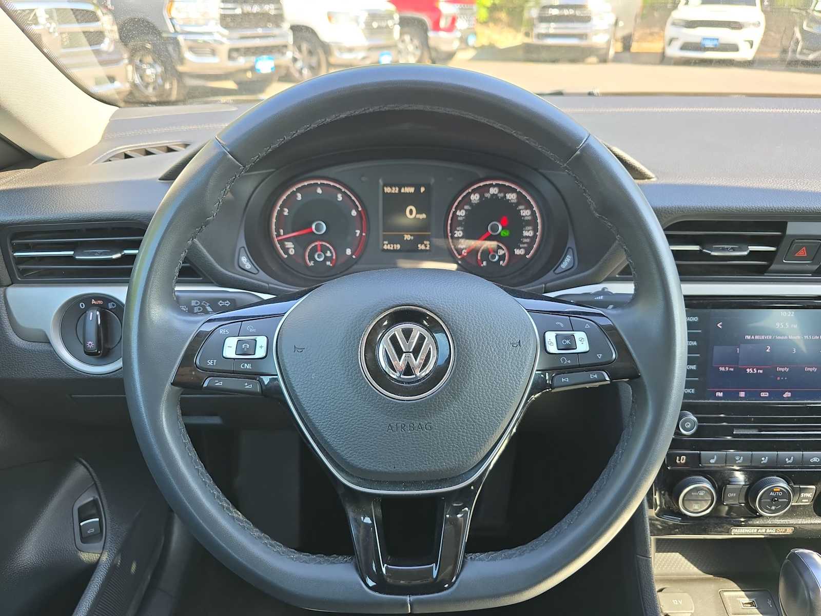 2022 Volkswagen Passat 2.0T 11