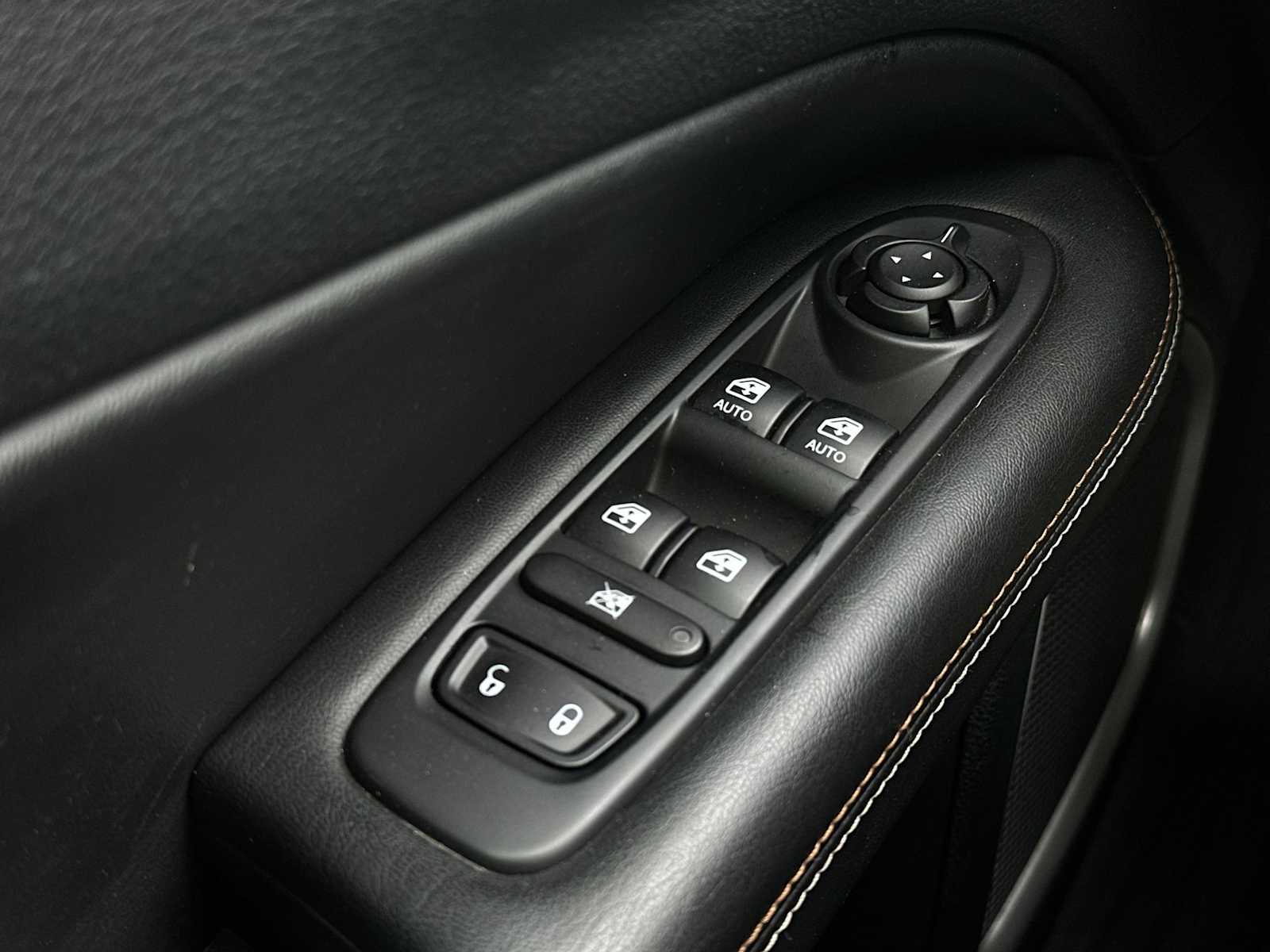 Thumbnail: 2018 Jeep Compass - 15