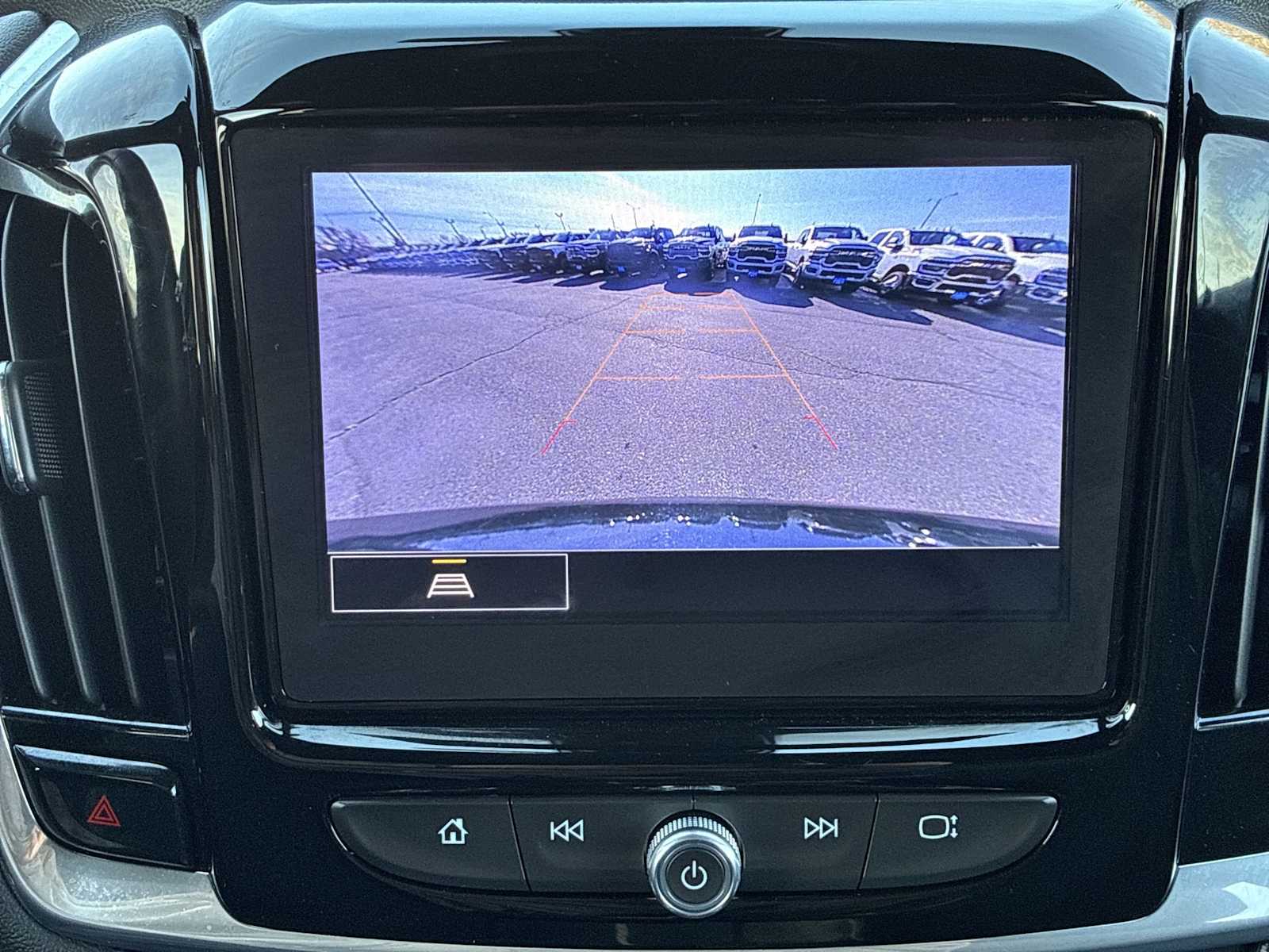 Thumbnail: 2022 Chevrolet Traverse - 23