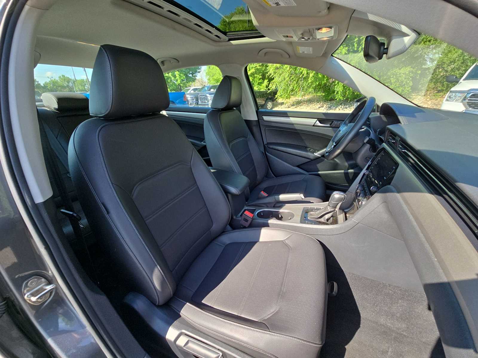 2022 Volkswagen Passat 2.0T 24