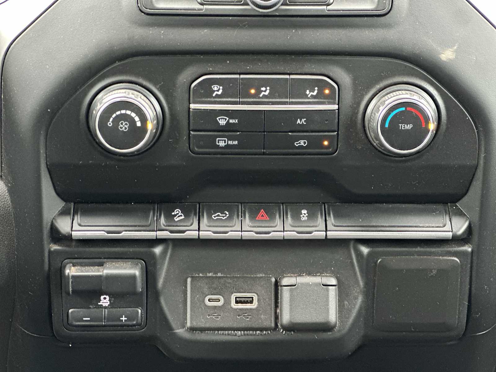 Thumbnail: 2021 Chevrolet Silverado 1500 - 16