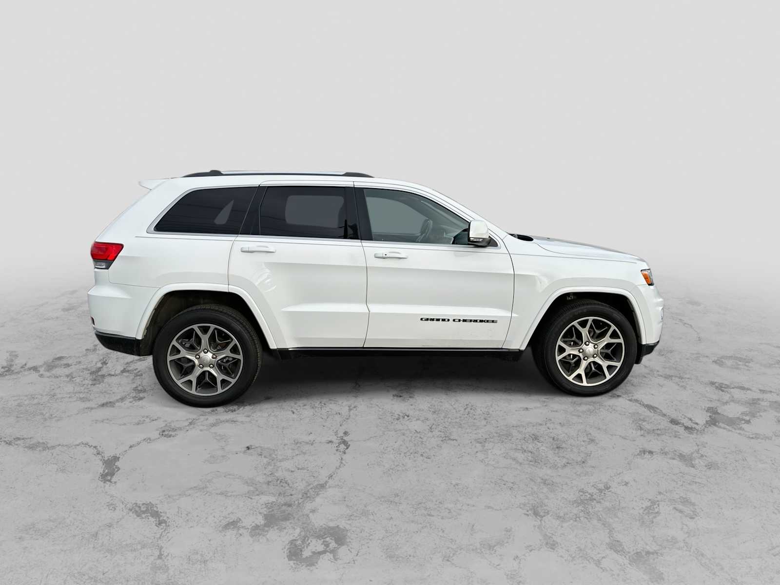 Thumbnail: 2018 Jeep Grand Cherokee - 9