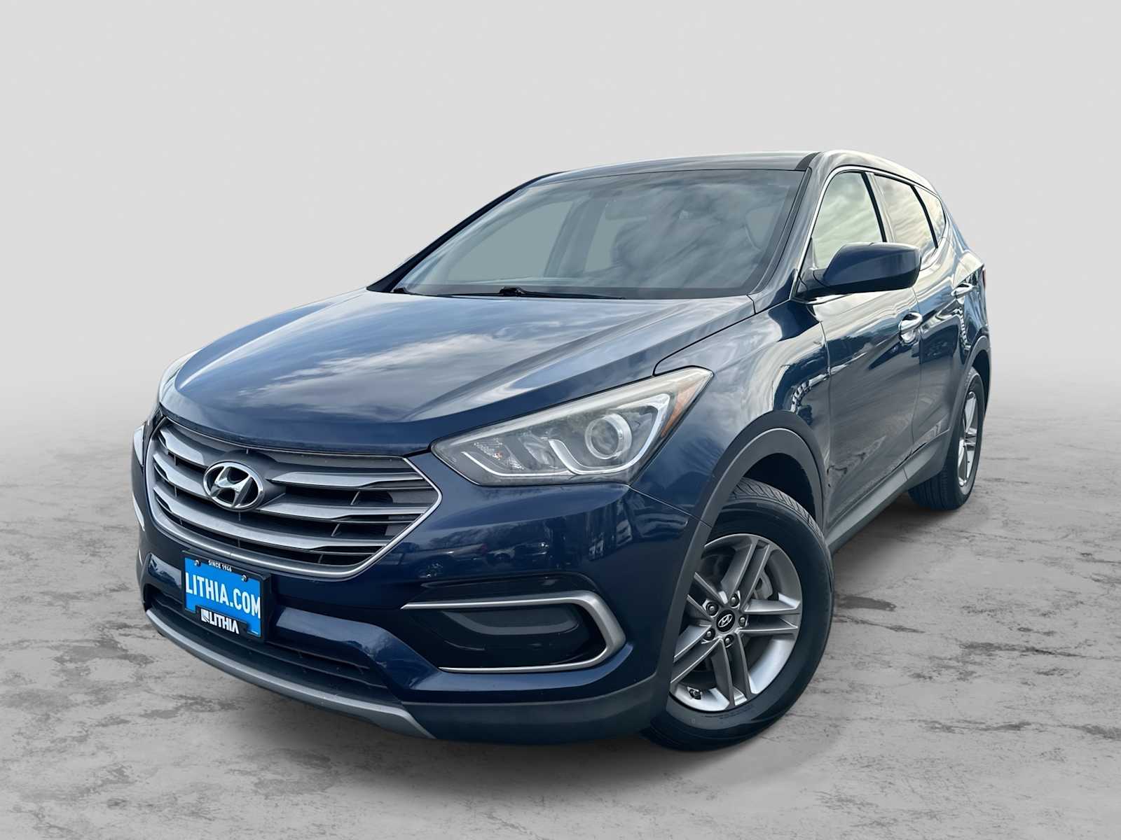 2017 Hyundai Santa Fe Base's photo