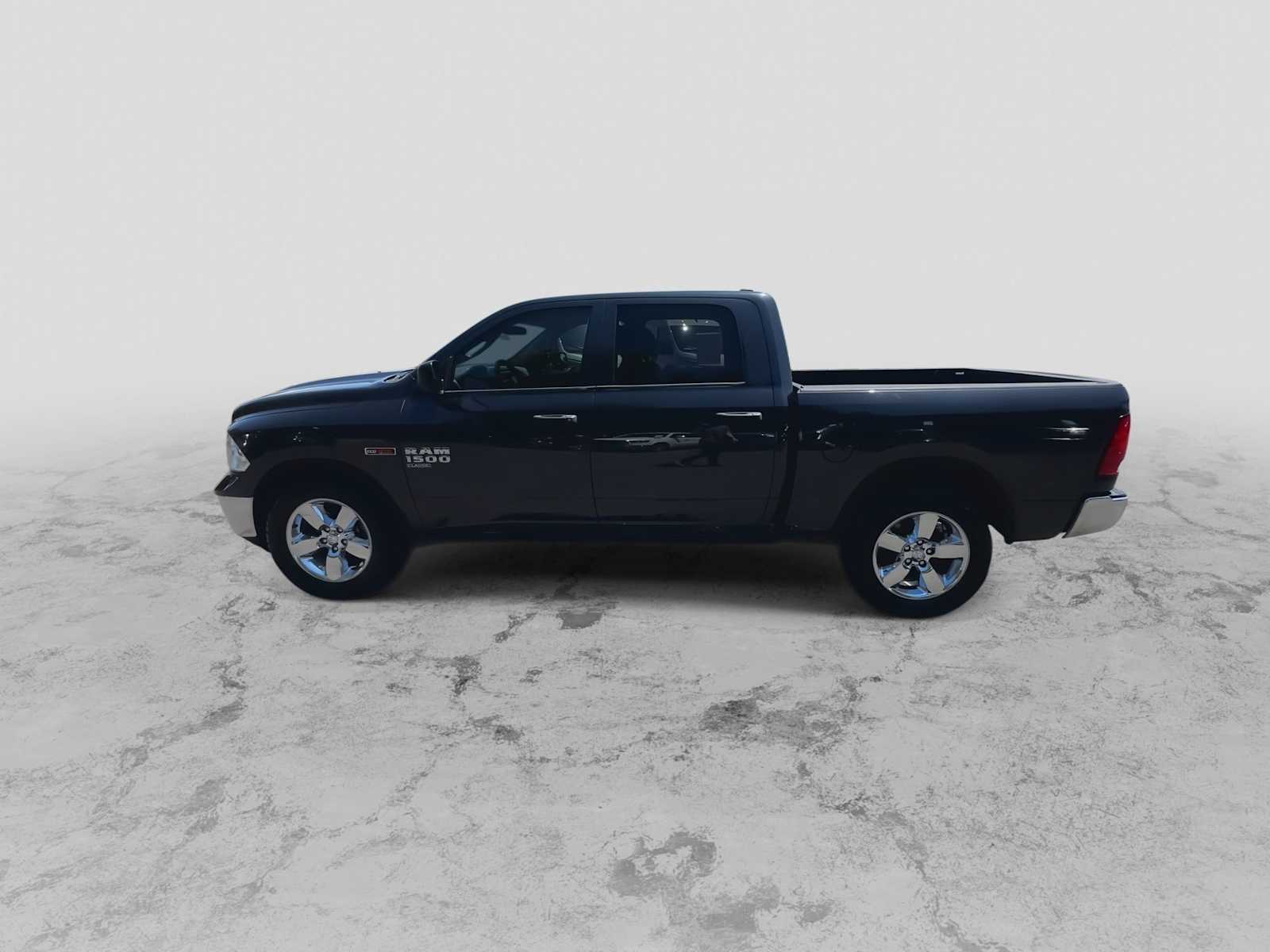 Thumbnail: 2019 RAM 1500 Classic - 5