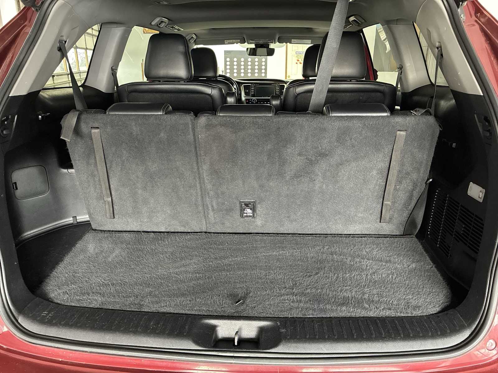 Thumbnail: 2018 Toyota Highlander - 20