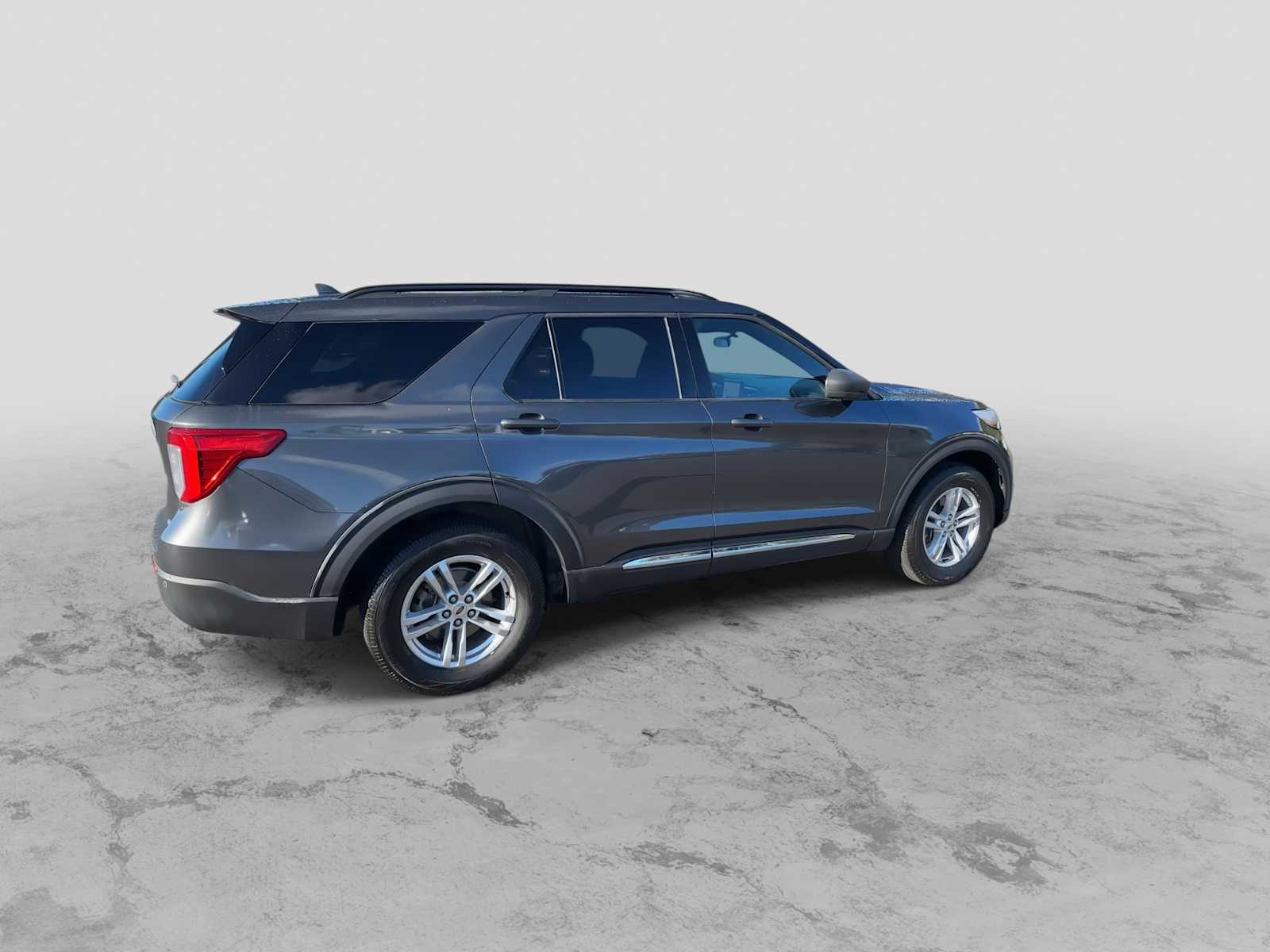 2020 Ford Explorer XLT photo 2