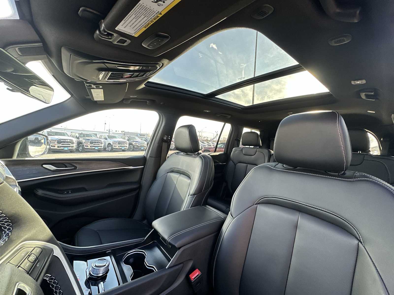 Thumbnail: 2025 Jeep Grand Cherokee - 16